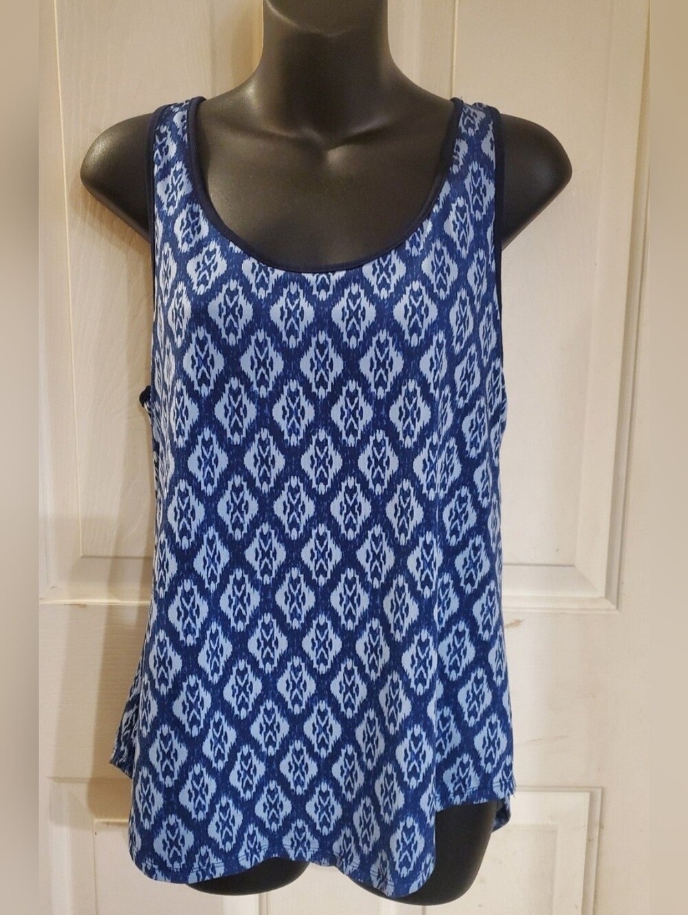 Linea Donatella Blue and White Geometric Tank